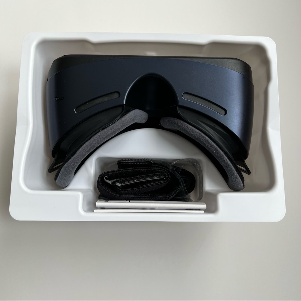 Samsung Gear VR Virtual Reality R323N - Picture 3 of 4
